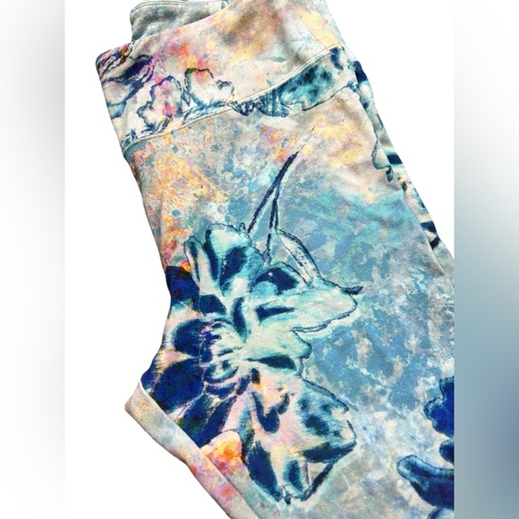 SOFT SURRONDINGS womens leggings Blue Floral Superslim Myriad High Rise Knit EUC - Picture 4 of 10
